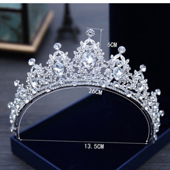 Tiara - Picture 4 of 4